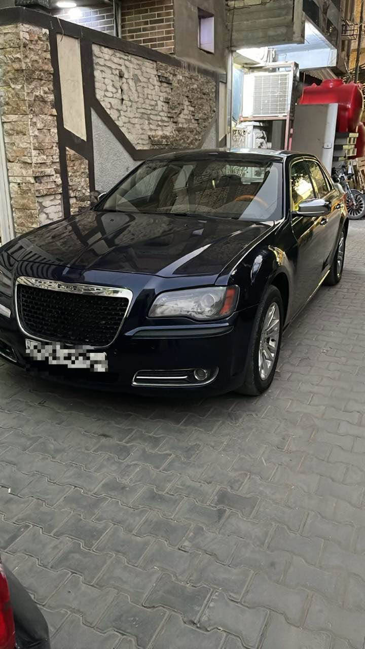 اوباما  s300 خليجي  لون اسود كذاب او حبري موديل 2012  ماشية 186 الف ميل فول مواصفات بانوراما شاشة كبيرة وضعيات قيادة رادار حساس خلفي امامي وباقي المواصفات معروفة  رقم اربيل سنوية ما ساقطة  مكينة 3600  داخل بيجي وصاج بدون ايرباك اخذتها بيهة قطع صبغ اثر طخطخات وألوان القطع مخربطة يعني بدون حادث  فصبغتها حزام جمالية  وعندي فديو  اثناء الصبغ السعر  
148 وبيهة مجال قليل للشراي  للاستفسار الاتصال ع الرقم *********** بغداد, العراق
