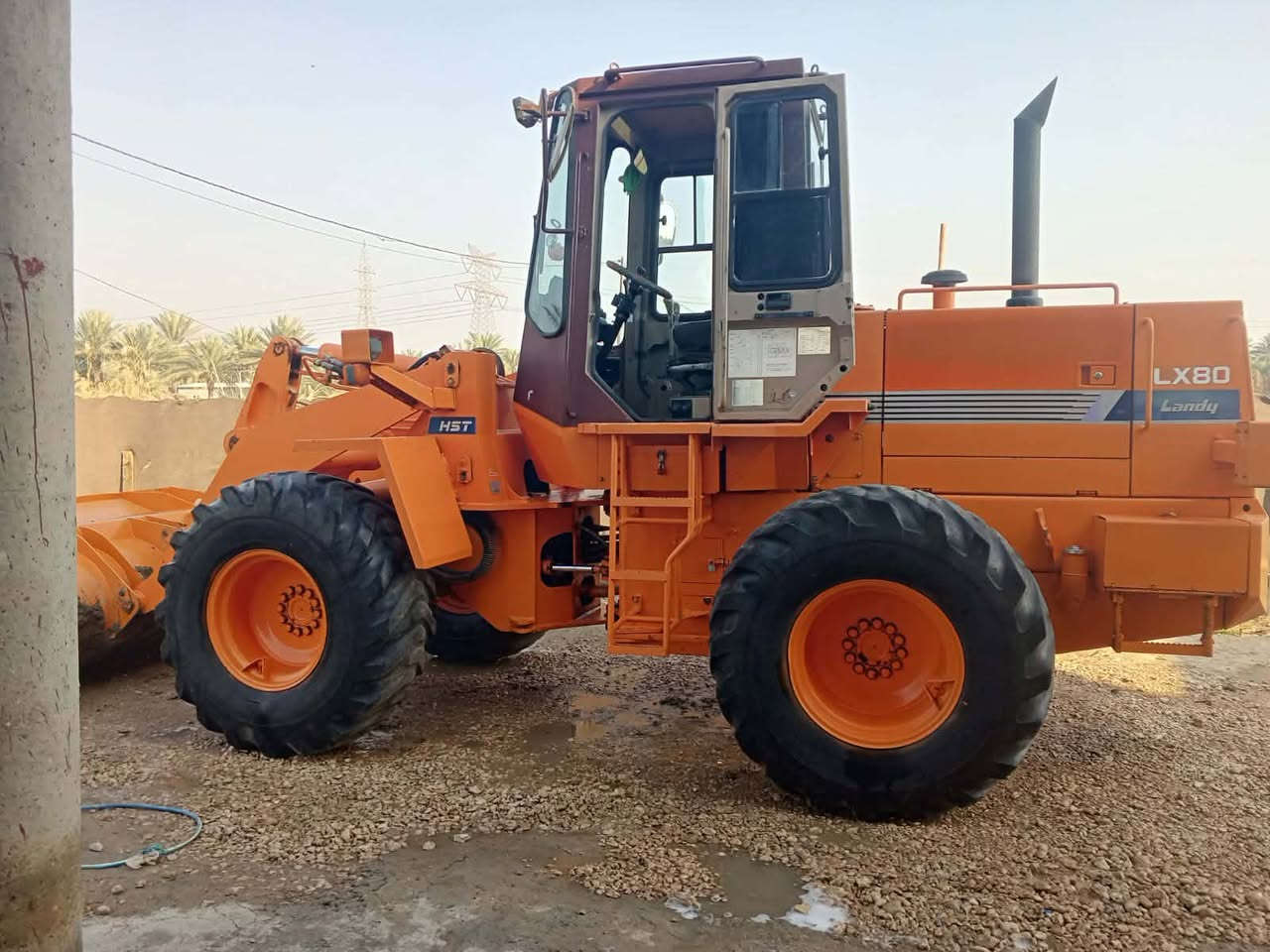 السلام عليكم شفل دخول جديد نضافه 100‎% 
موديل 2005 
ما مشتغل بالعراق ساعات قليله كلش 
محرك سته 
للاستفسار ***********
