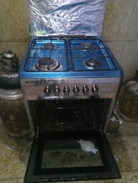 طباخ جديد صار يومين اشتريته ب٣٥٠ الف  ما عجب اهلي واريد ابيعه ب٢٥٠ الف...
