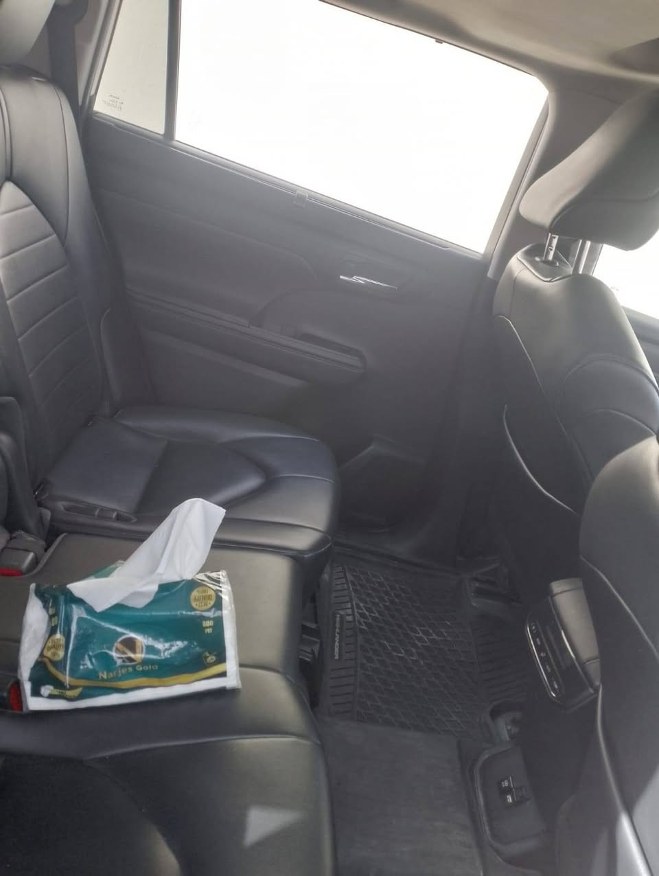 السلام عليكم اخوان العزا من رخصت الادمن مكلف بل النشر سياره هايلندر موديل 2020 للستفسار علئ رقم التالي :***********
