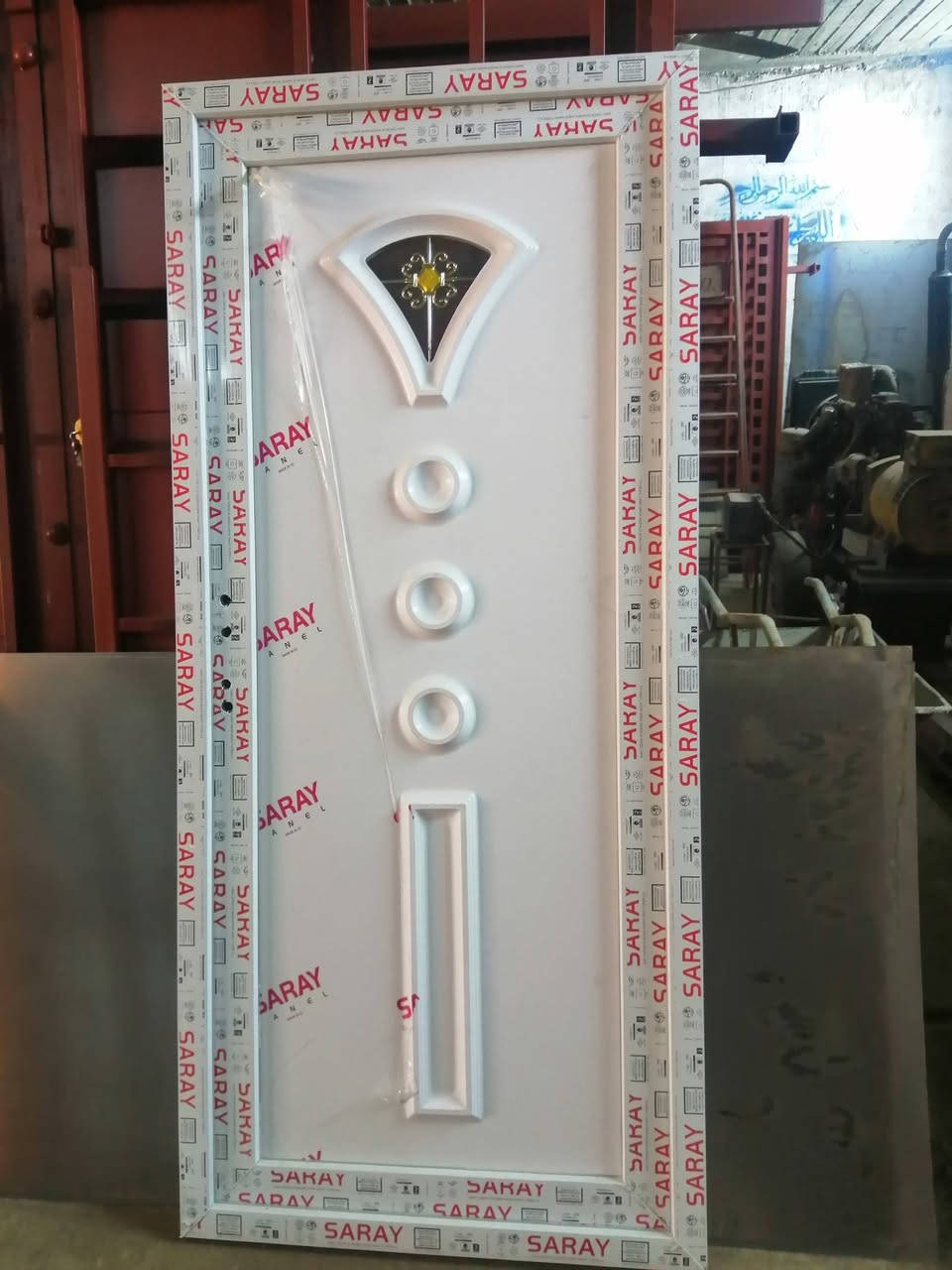 أللهم صل على محمد وآل محمد
يوجد لدينا أبواب خشب جاوي حديثة الصنع وأبواب pvc لكافة القياسات الرفاعي الحي الصناعي واتساب ***********
