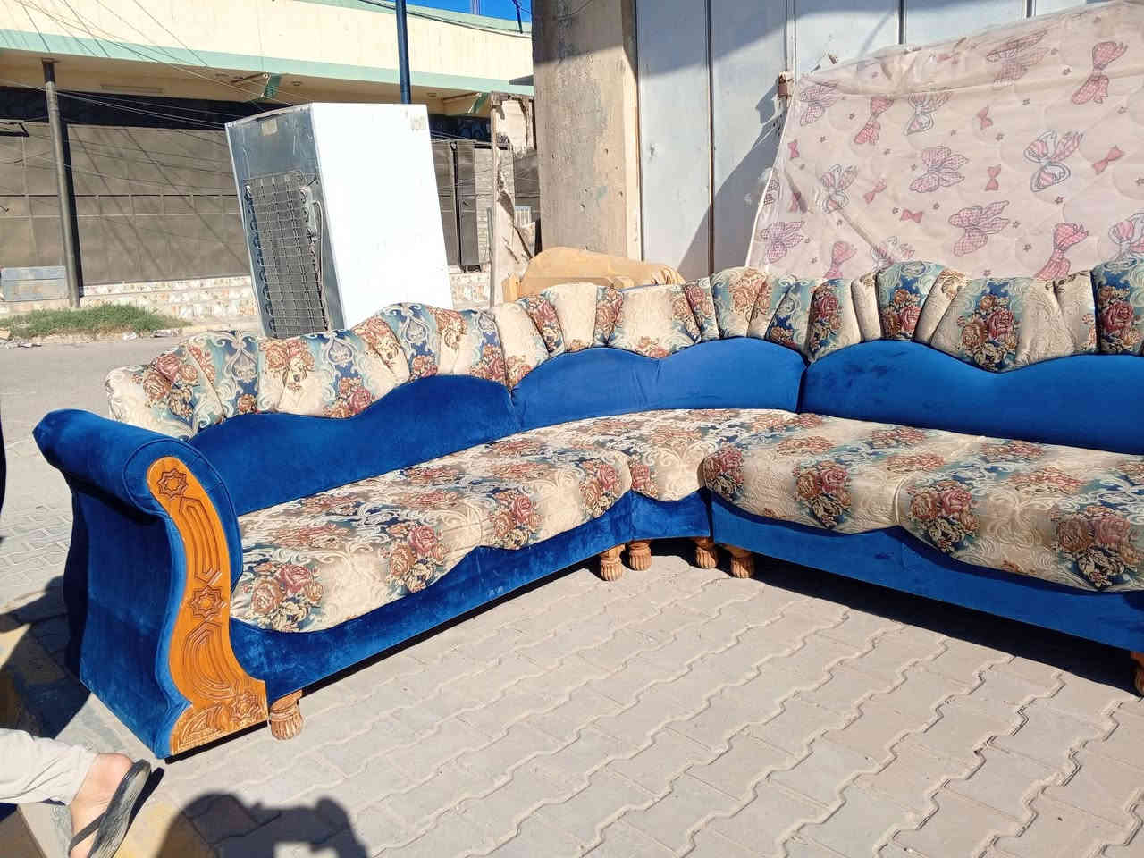 معرض تكريت للاثاث المنزلي للجمله والمفرد
ديوان 5قطع 10مقاعد مستعمل شي قليل نضافه فول شغل حطاطه شغل موصل يتوفر داخل معرض تكريت للاثاث المنزلي 
عنوان لمعرض تكريت شارع الزهور لحولي مقابل مدرسه كنوز لهليه مجاور مجمع رداد للنشائيه محل ابو عبد الله 
للاستفسار اكثر تصال على الرقم الهاتف او مراسله ع واتساب 
***********
*********** واتساب
