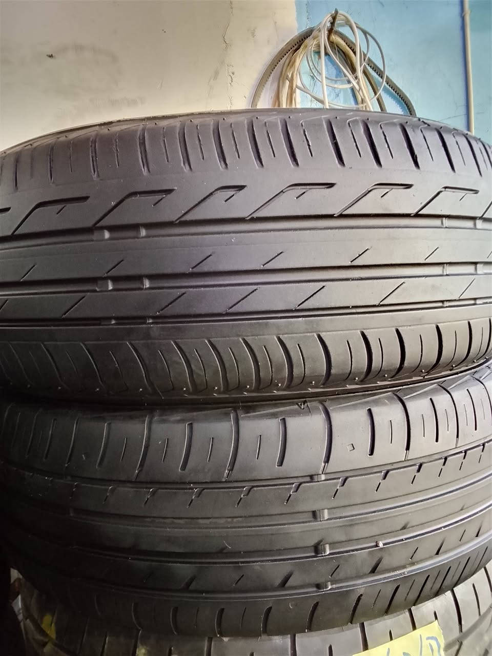 عندي وجبه تايرات الاماني من12لحد 20 ***********
