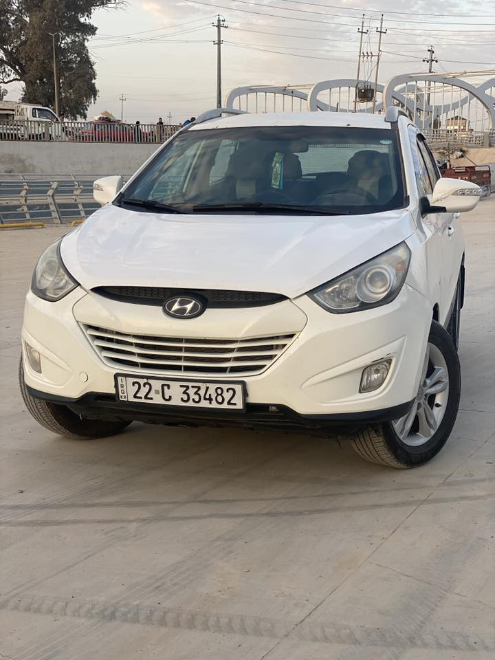 سيارة هونداي توسان للبيع مستعجل
الموديل_ ٢٠١٣
السعر ١٢٥ وبيها مجال حك الجيه 
الرقم أربيل تحويل ثاني يوم يعني مباشر 
الضرر قطعه چاملغ والبونيد طاير واكو شويه بالسقفيه 
اثر طيران البونيد والمحرك مفتوح 
بس بشرط لا صرف ولا تبخير
تايرات جديده تدفئه تبريد كهربائيات كلها شغاله 
سياره حلوه ونضيفه مال جناي وجاهزه تعال شغل وروح 

ملاحضه:٠
اخوان الي مايشتري لا يكسر بالسياره ويكوم يسولف سوالف معارض هاي السياره مال بيع ومتوازي ع فلوس وحياكم 

للاتصال على الرقم ‭٠٧٨٢ ٥٠٨ ٦٠٠٨‬
