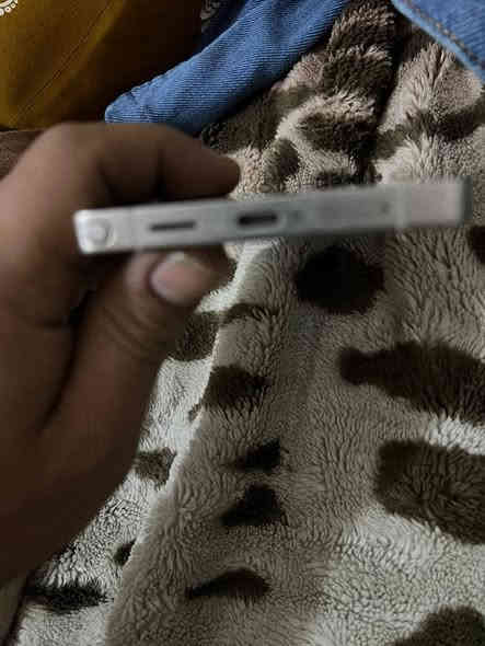 السلام عليكم عندي سامسونك s25الترا ذاكره 256 لون تيتانيوم  عين الفهد صالي مستخدمه 3اشهر بعد بي ضمان 9اشهر كارتونته ول كيبل ماله ما مستخدم بعده  السعر مليون و 100 
بغداد البلديات ماعدي توصيل فقط بيع مباشر متواجد رقم وفيس ***********
