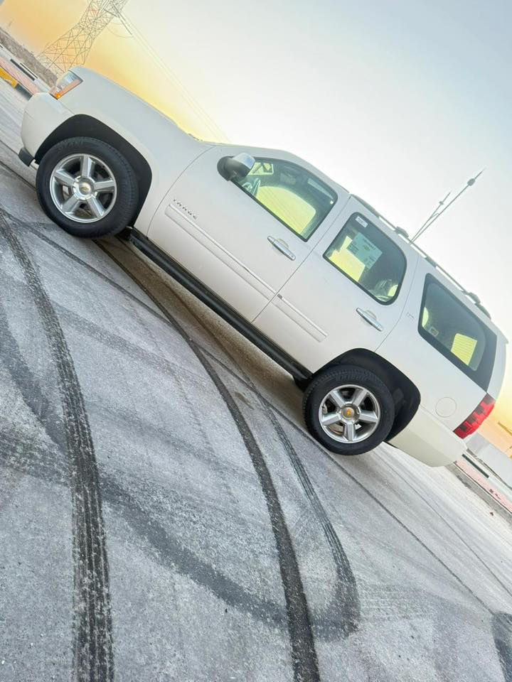 سلام عليكم تاهو ادوات حاويه مكفوله كص وضربه وفتح صبغ مكانات تجميلي موديل2013 ماشيه 170الف خليجيLTZ مكانه بلبصره هاتف***********
