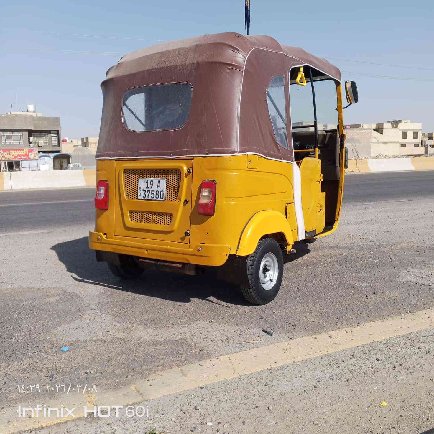 سلام عليكم تكتك البيع موديل21 السعر 6600 مكاني كربلاء حي الغدير الرقم ***********
