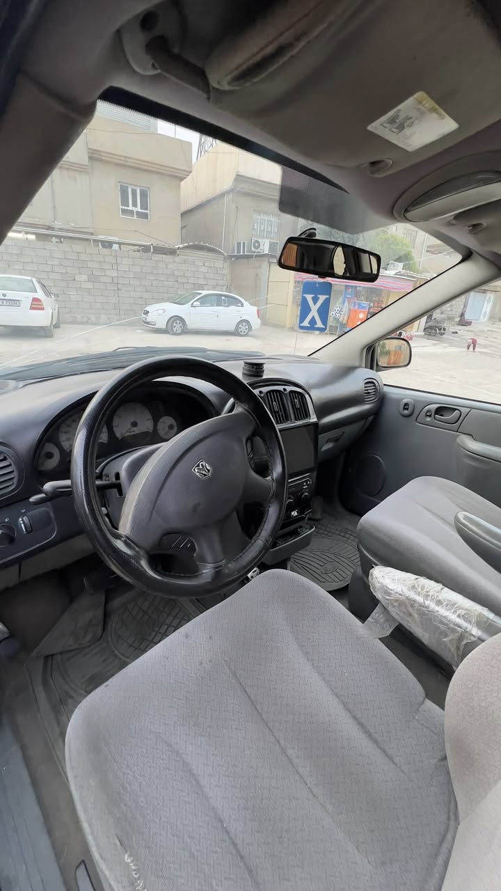 دوج كرفان 2006 لون ازرق شذري
السيارة بأسمي 
تبريد شغال شرط ثلج تخم تايرات جديد باتري جديد محرك وكير مال كصة موديل 2010 
رقمها نينوى بيها كوبون بانزين 
 مكاني حي المنصور
 السعر 84 وبيه مجال للشراي 

0773 963 3792
