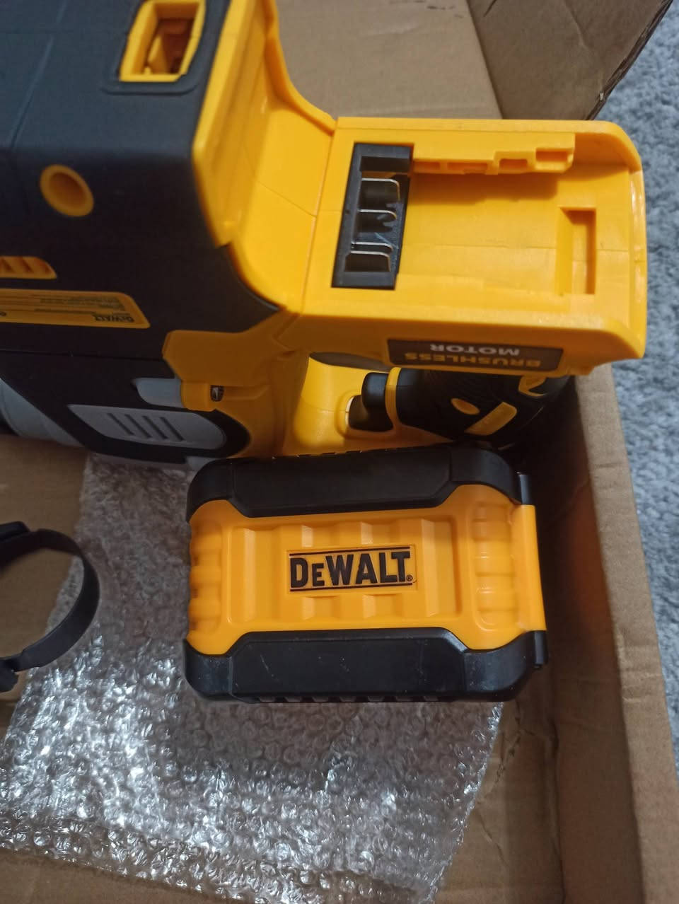 دریل همر دوالت مال بالة جدید مع بطاریة 150 الف


**إذا كنت صاحب هذا الإعلان وتريد حذفه لأي سبب، رجاءا أرسل رسالة إلى الدعم الفني**