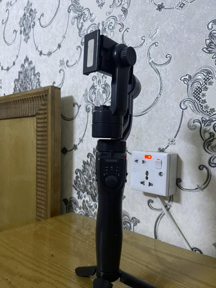 سلام عليكم اوزمو بهاذ الشكل نوعيه F8 اوزمو تصوير بي كلش حلو و هاذ الاوزمو مو للتعليم هاذ الأوزمو للمحترفين يعني الي عنده خبره بي سابقا و تصوير بي كلش ممتاز بي ٣ أنواع من التصوير و بي ٣ أنواع من التحكم بطاريه 2500ma الجهاز نضيف زاغ مبي الشحن يطول هوايه الصراحه محاسبه السعر المطلوب 70 و بي مجال للطيبين  الاستفسار ***********
