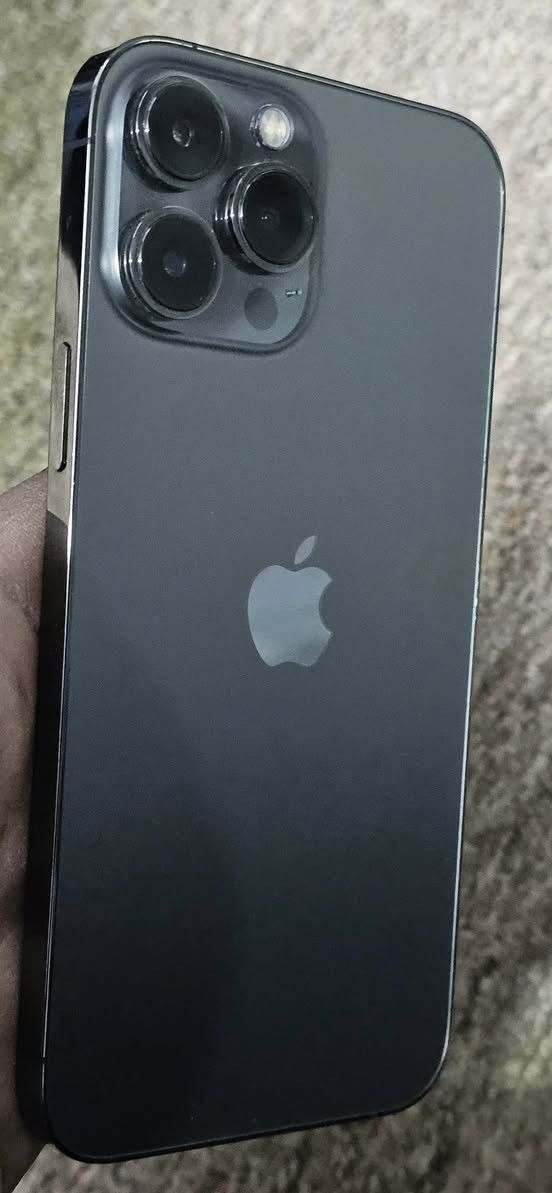 ايفون 13 برو ماكس نضيف جهاز  بي تحويره 17 ما مفتوح جهاز ابد بطاريه 75 اصليه    سعر 650 وبي مجال *********** واتساب مفتوح 
لي ما يعجبه سعر لا يكسر بحلال ناس
