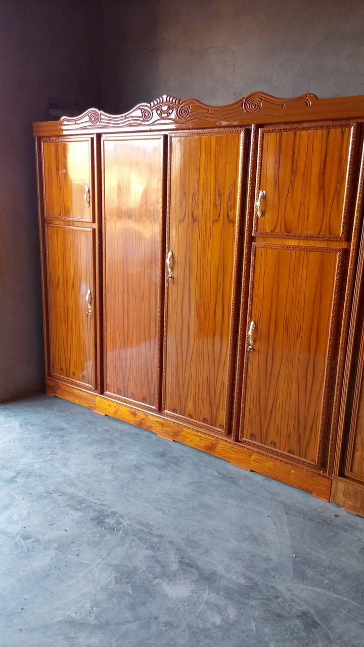 السلام عليكم اخوان يوجد كناتير ابو 4 جديد مامستخدم السعر 300وبيه مجال الاستفسار عن الرقم ***********
