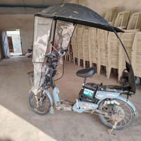 بايسكل شحن للبيع4بطاريات شادهن جدد  مابيه اي نقص كله شقال 07740620744