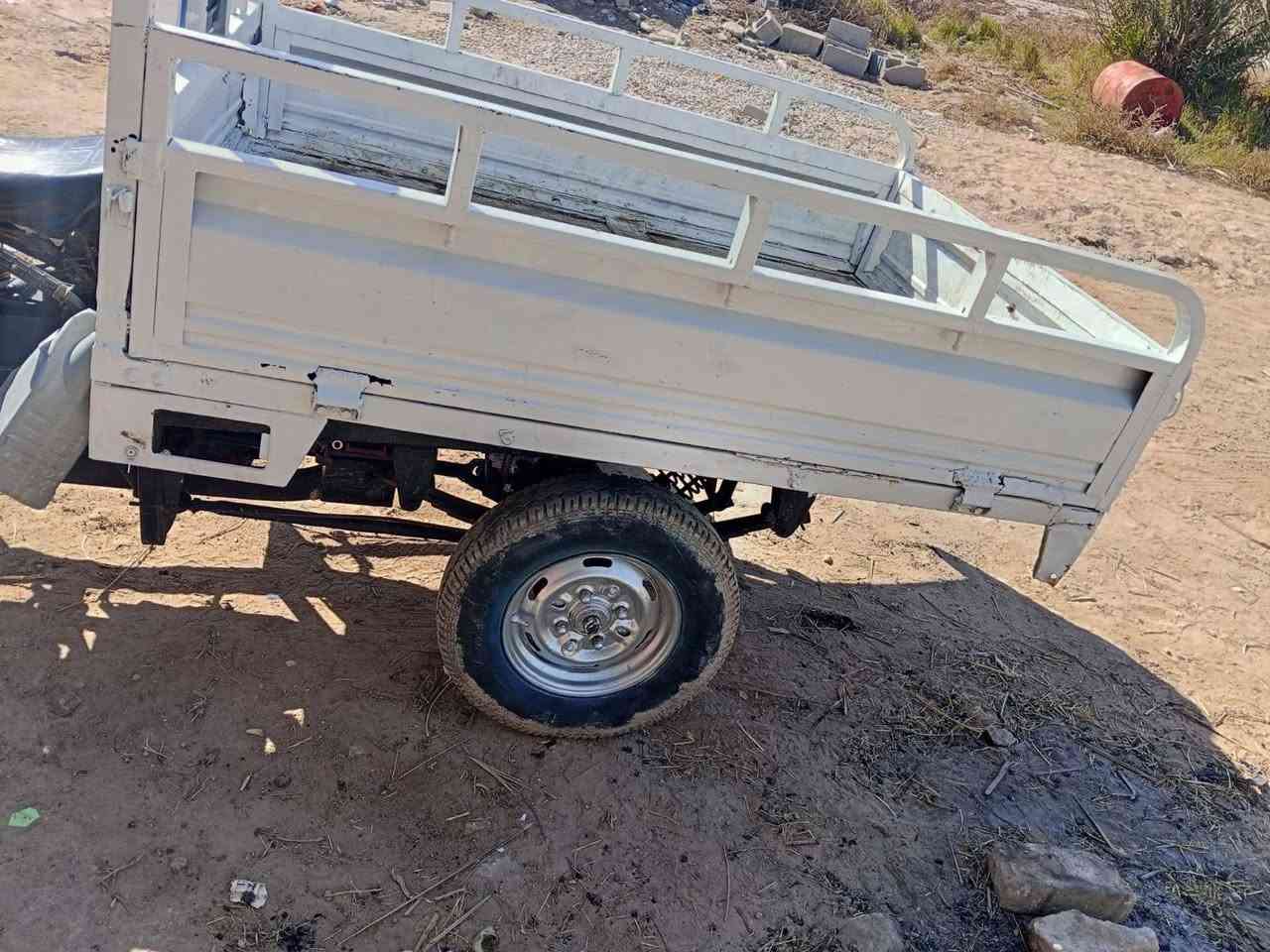 ستوته دايون رقم ابيض ناصرية.  محرك بس ولفات مفتوح. شاصي نضيف. ستوته مال عمل رايدهة 850بيهة مجال للشراي وهاذة رقم راعيهة ***********
