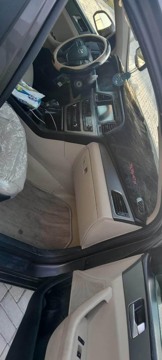 السلام عليكم سوناتا موديل 2016 وراد امريكي رقم بغداد بسمي تبريد ثلج تدفئه مواصفات نص شاشه كبيره تحكم داخل بيجي سياره بيها صبغ ٤ قطع 
السعر ب98 وبيها مجال مكان نجف
الشراي يتصل 
*********** النجف, العراق
