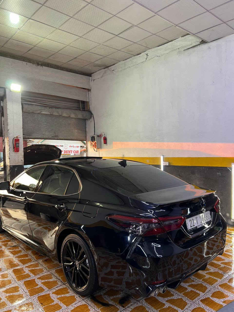 الرقمين بيهن واتساب 
***********–***********
للبيع تويوتا كامري موديل 2023 هايبريد 
 فول مواصفات  بصمه و سلايت فول 
سعر البيع 190 ورقه و بيهه مجال 
بيهه جاملغ امامي و جاملغ خلفي و نص صندوق صبغ بدون دواخل  مكان السياره دهوك عقره أربيل, العراق
