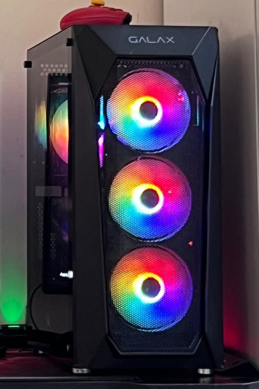 كيس للبيع نظيف جدا كامل مع الفانات عدد 4

case galax revolution 05
سعر 40 الف
واتساب ***********
