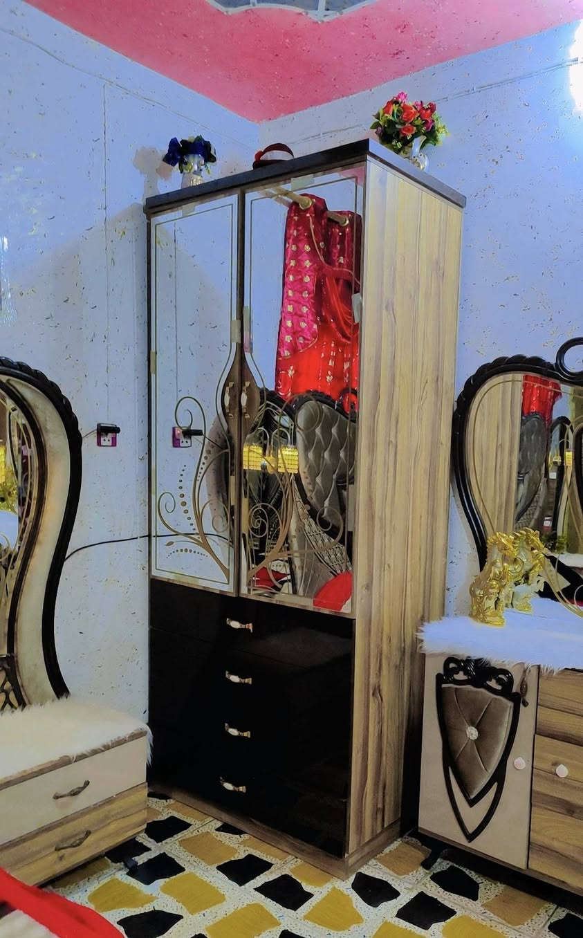 سلام عليكم عرفه نضيفه تركي البيع مستعجل ع بيعها السعر 550 مكان حله ثوره ***********
