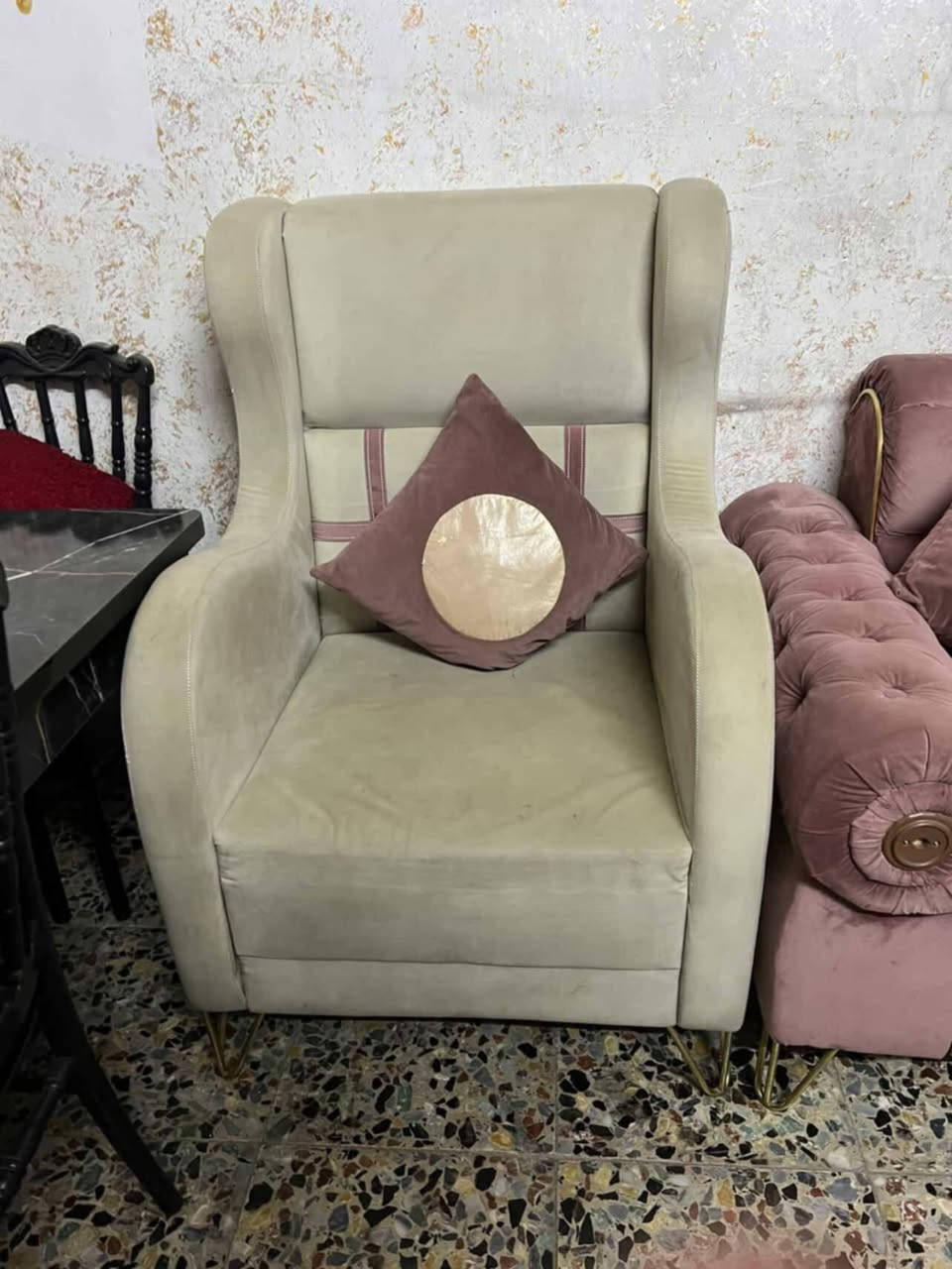 ***********
شراي يراسلني واتساب 
تخم تركي ١٠ مقاعد 
السعر ١٧٥ بدون ضرر 
عنوان بغداد الدورة ابو دشير
