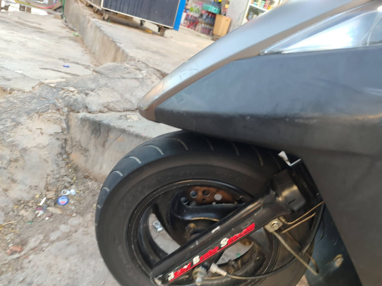 سلام عليكم درجة للبيع شراي خاص مستعجل على بيعتها جديده نوزل ***********
