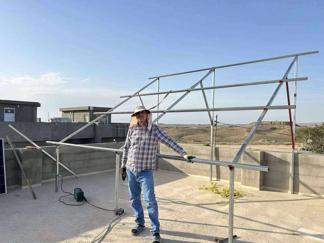 🌞 عمل جديد في خانقين – منطقة سيروان ⚡

تم بحمد الله نصب منظومة طاقة شمسية متكاملة لتوفير كهرباء مستقرة وطاقة نظيفة للمنزل.

🔹 مكونات المنظومة:
▪️ 8 ألواح طاقة شمسية LONGi
▪️ انفيرتر Deye بقدرة  6kw
▪️ بطارية ليثيوم SVOLT بسعة 10kw

⚡ قدرة التشغيل:
16 أمبير نهاراً
8 أمبير ليلاً لمدة 4 ساعات

✔️ ضمان لمدة سنة على المنظومة
✔️ أداء مستقر وتوفير في استهلاك الكهرباء

📞 للاستفسار والحجز:
***********
***********
