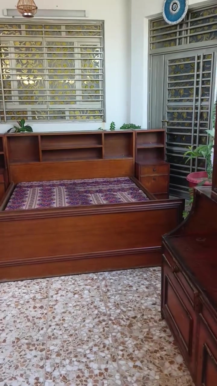 سلام عليكم غرفه نوم لبيع صاج اصلي المكان بغداد حي ور سبع قصور شارع ابو علي رقمي بي واتساب ***********
