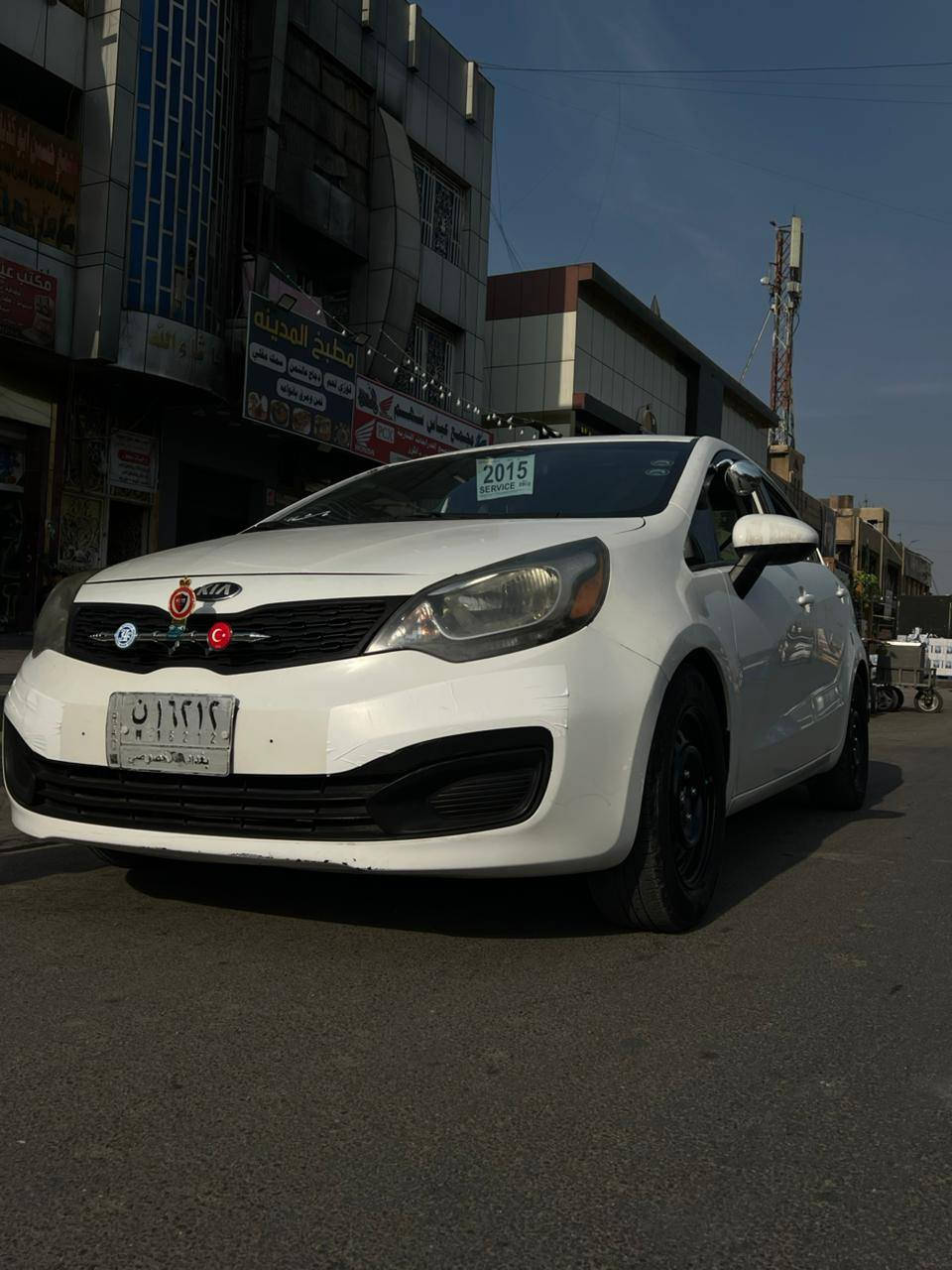 ياالله ريو ١٥ وارد امريكي من امريكا مابيها حادث هنا بيها باب السايق والجاملغ مبدلات اثر حادث بسيط خابرني وشرحلك مابيها لا لغود ولا شواصي ولا تكم تجي وتشوف بعينك السياره كير عادي باسمنه عارضيها ب٩٠ وبيها مجال *********** مكاني بغداد تقاطع درويش
