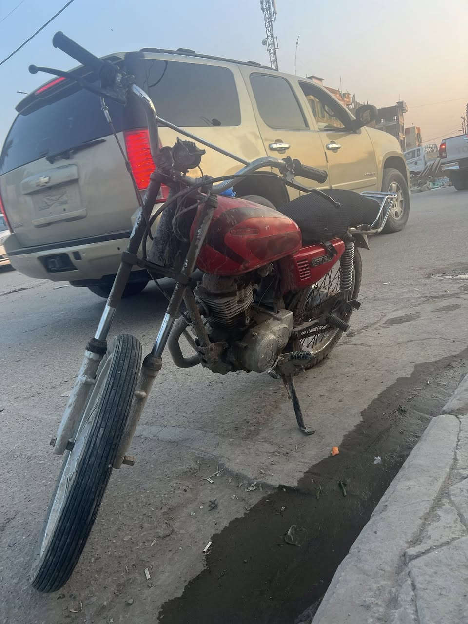 سلام عليكم تايكر موديل ١٩مكفوله من السرقه أبيع كوم حديد لدراجه  مجفته بس بيها شلعه شك لكاع لدراجه كلك اتصل وتدلل ***********
