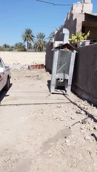 للبيع المساحة 100متر السعر 37 وبيها مجال 07721190575