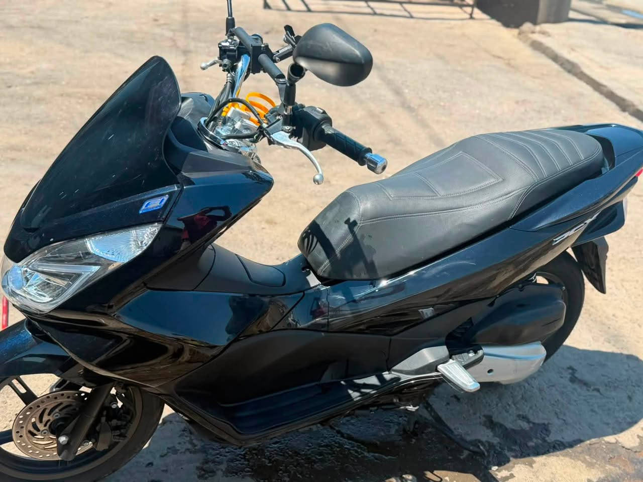سلام عليكم....
دراجة (PSX)...(جيل الثاني)  
🛵للبيع  
دراجة شلعه معدل كهربائيات كلهه شغاله 
دراجة جديده  مصارلي كم يوم من نزلته من الرمبه بس حتاجيت فلوس بلادية ماشيه 61 الف 
أي نقص مابيهة مكاني بغداد الشيخ عمر 
الاستفسار : ***********
 يشهد الله دراجه جديده مكينه ممفتوحه بلادي وديه اي فيتر السعر 15 وبيها مجال
