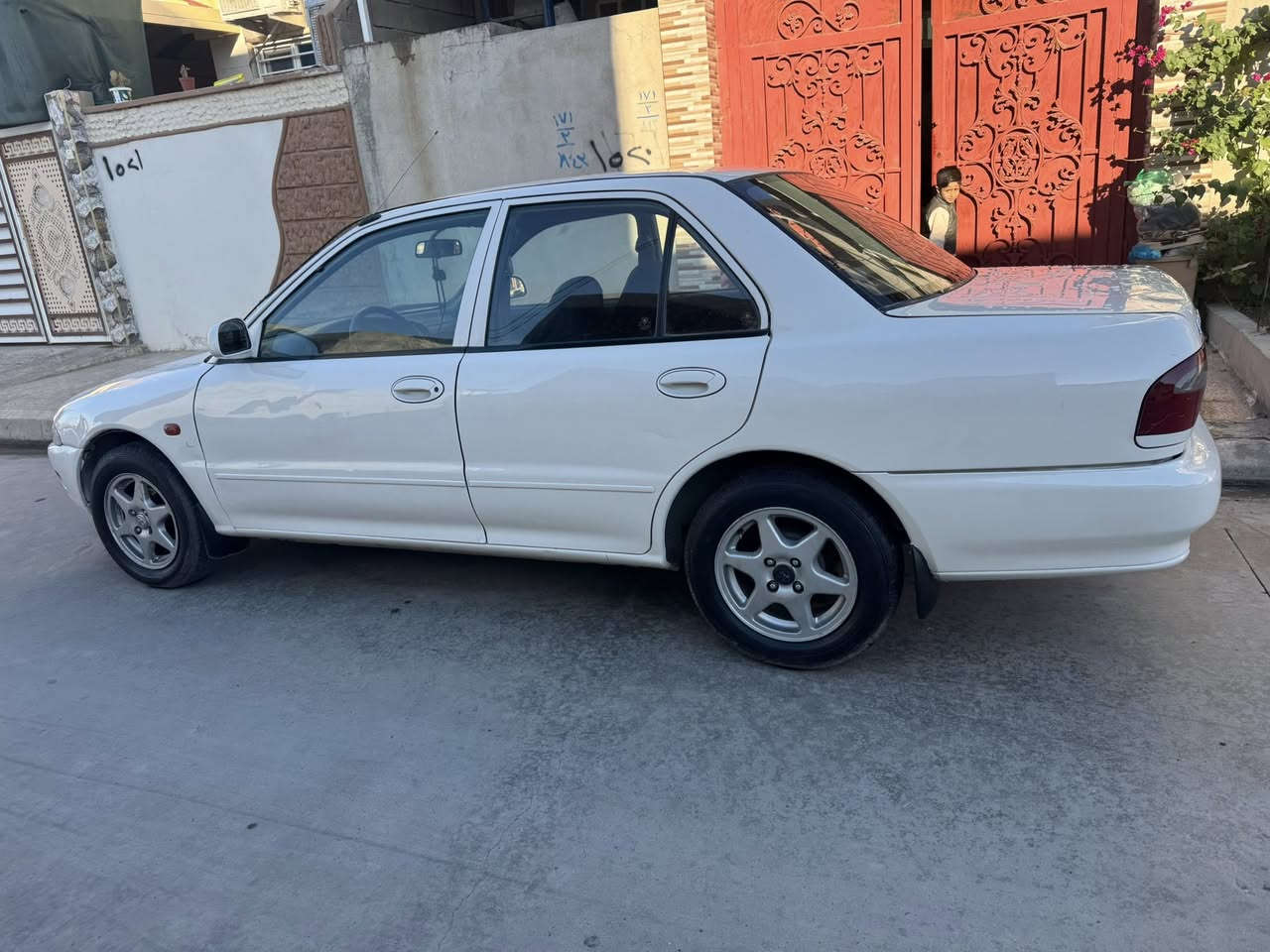 السلام عليكم
#بروتون 2004 للبيع 
محرك جديد مال كصه 
تايرات جدد رقم كركوك شرط التحويل 
صبغ شبر بال صندوك ونص باب السياق 
السعر $52 وبيها مجال 
للاستفسار /***********
