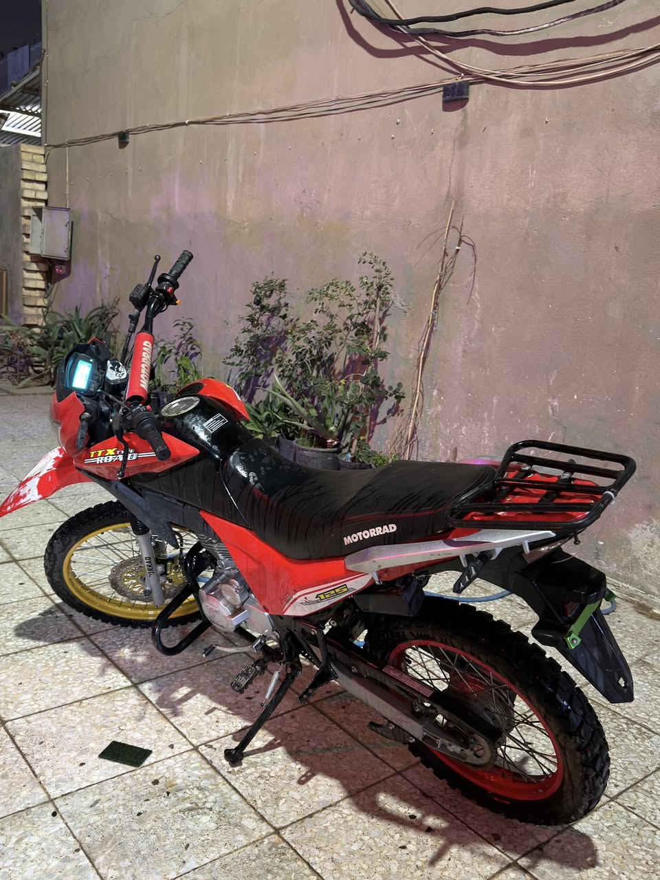 سلام عليكم
دراجه قفاز لونسن موديل 2022. 

دراجه باسمي رقم اربيل ثاني يوم تحويل 

السعر مليونين ( بيه مجال بسيط ) 

تواصل واتساب ***********
