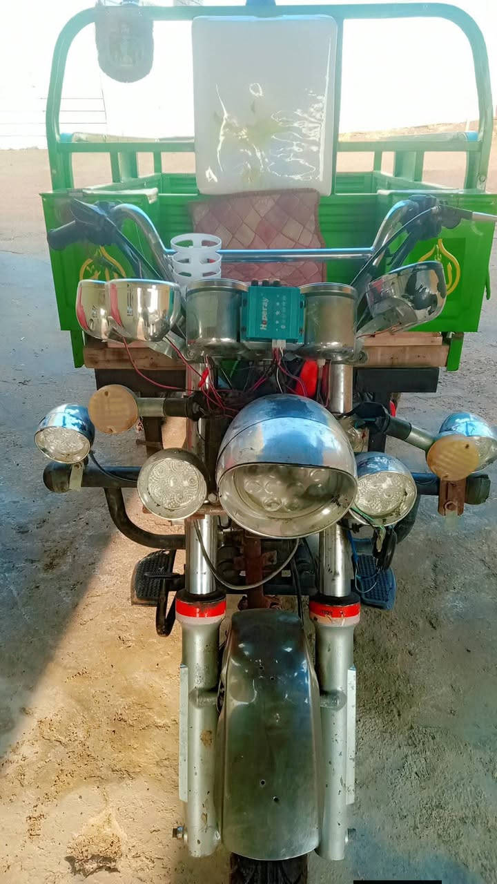 السلام عليكم ستوته لبيع موديل 22اوراق اصولي مكفوله المكان بابل الشوملي السعر بمليون 700وبيهه مجال اتصل عل الرقم ***********
