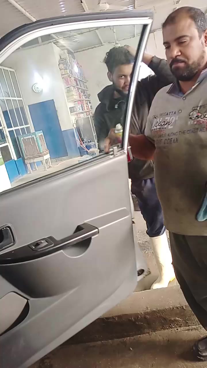 سلام عليكم سياره سايبه 2012 جاهزة  وبسيمي مكينه جديده مقدم جديد كهربائي كلهن شغاله سعرهه 38 وبيعه مجال مكان نجف رقم  ***********
