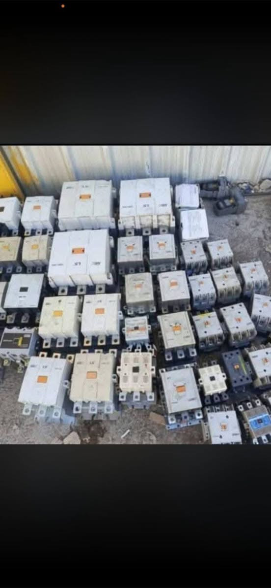 كونتكتر شنايدر و🅰️🅱️🅱️من 16امبير 💹إلى 3200👍🏻اوفرلود جميع الأحجام ♻️
قواطع من 63امبير 🎚️إلى 1600
كونتكترات 4بول 3بول وفرنابكم وبانسب الأسعار ☎️💰***********توصيل مجاني 🚚
