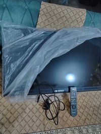 شاشة ٣٢ • ميشتغل