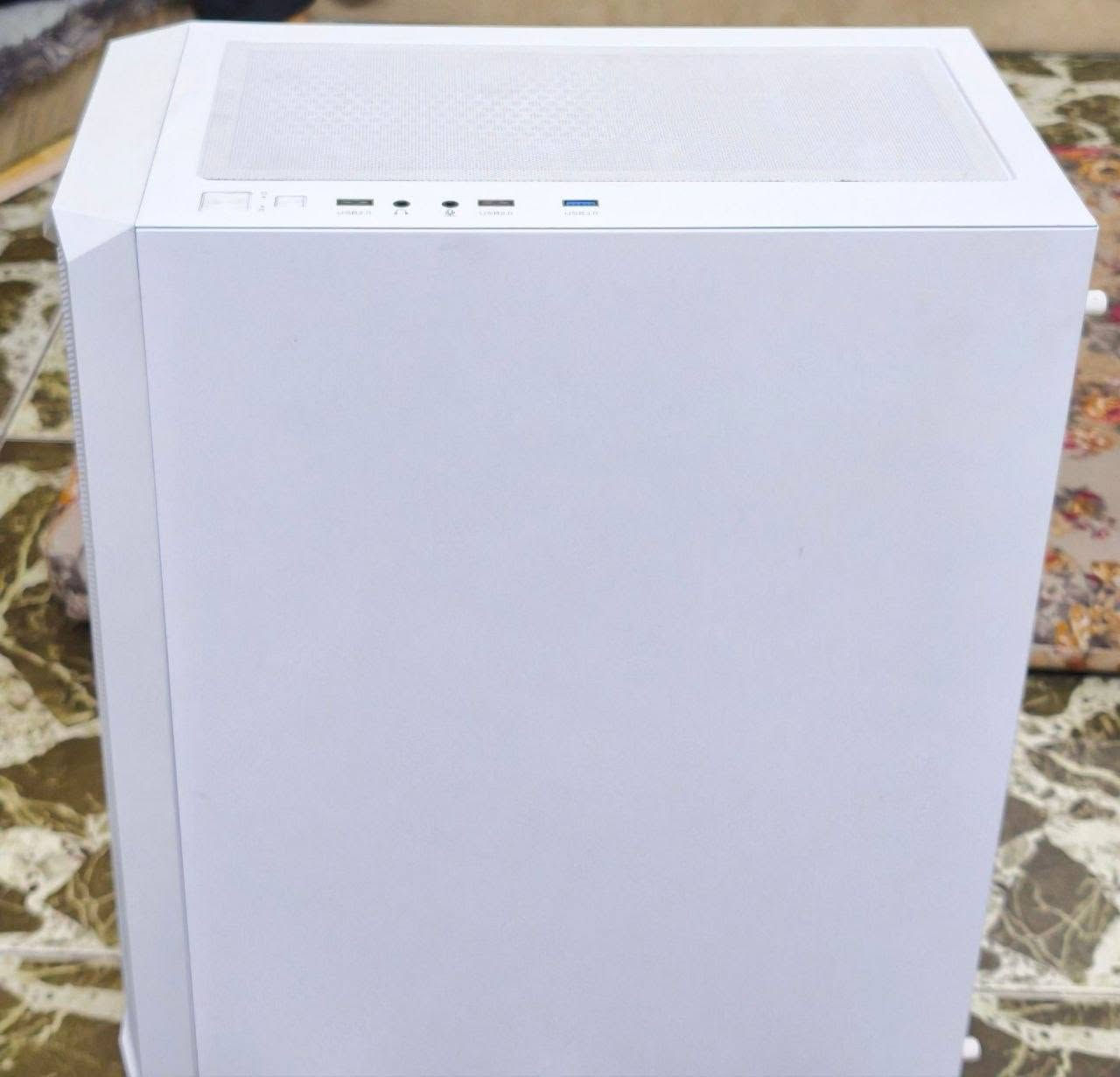 🔥 PC Gaming للبيع 🔥

✅ Ryzen 5 5600X
✅ RTX 4060 8GB
✅ RAM 16GB 3200MHz
✅ SSD 1TB
✅ B550M-P GEN3
✅ PSU 650W Bronze

الجهاز نظيف جداً، جميع الكراتين موجودة، مفحوص واختباراته ممتازة .

السعر: 1,100,000 دينار قابل للتفاوض للجادين.

📩 مراسلة خاص


**إذا كنت صاحب هذا الإعلان وتريد حذفه لأي سبب، رجاءا أرسل رسالة إلى الدعم الفني**