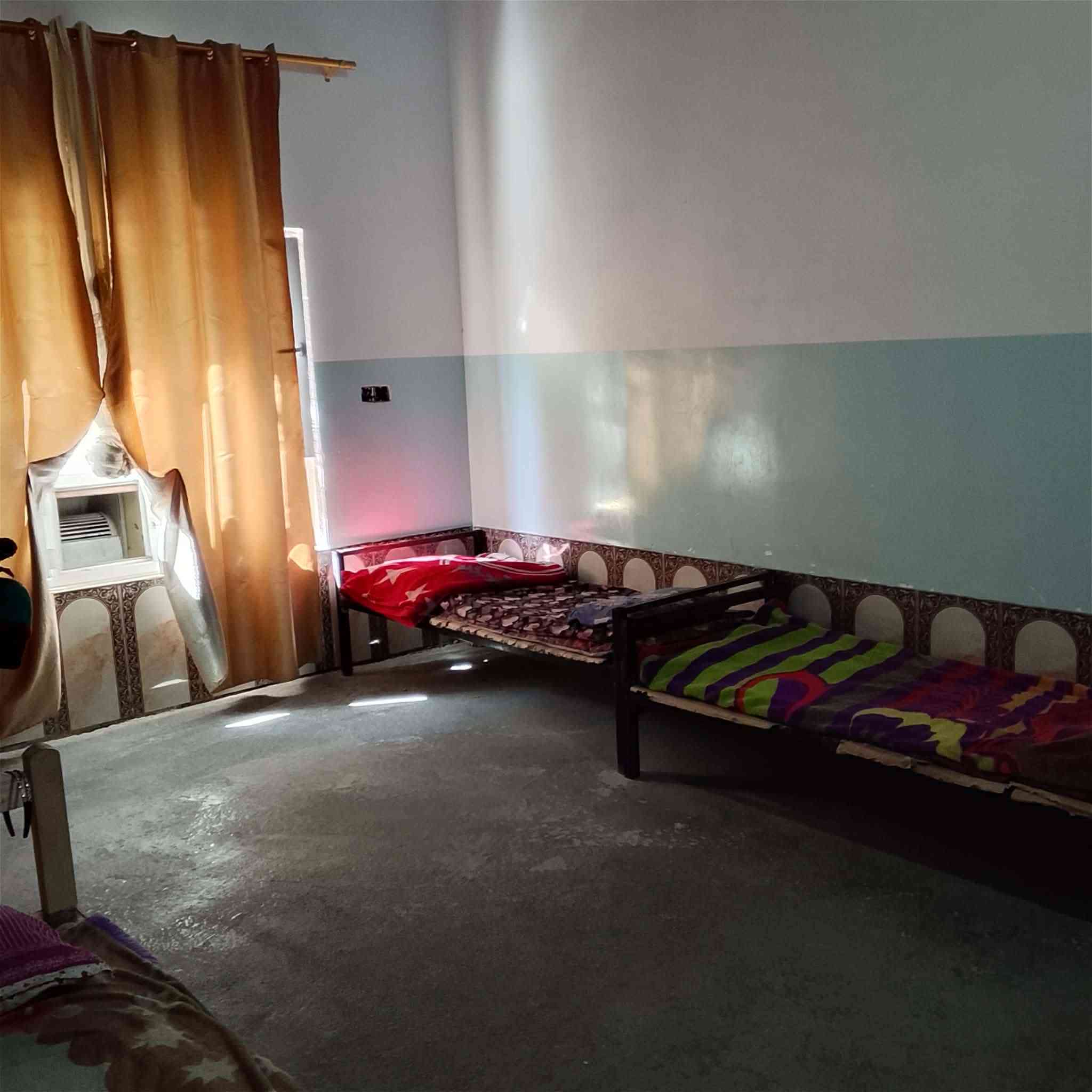 🏠 للبيع – بيت سكني مميز
📍 الموقع:
بعقوبة – ديالى
سيف سعد – نهاية شارع المدارس – فرع جامع الرضوان
📐 مساحة العقار:
300 متر
📄 نوع السند:
طابو صرف
🏡 تفاصيل البيت:
غرفتين نوم
هول + استقبال (9 متر)
مطبخ
حمامين
صحيات عدد 2
💰 السعر:
68 مليون
(بدون سيراميك الأرضية واستارة)


**إذا كنت صاحب هذا الإعلان وتريد حذفه لأي سبب، رجاءا أرسل رسالة إلى الدعم الفني**
