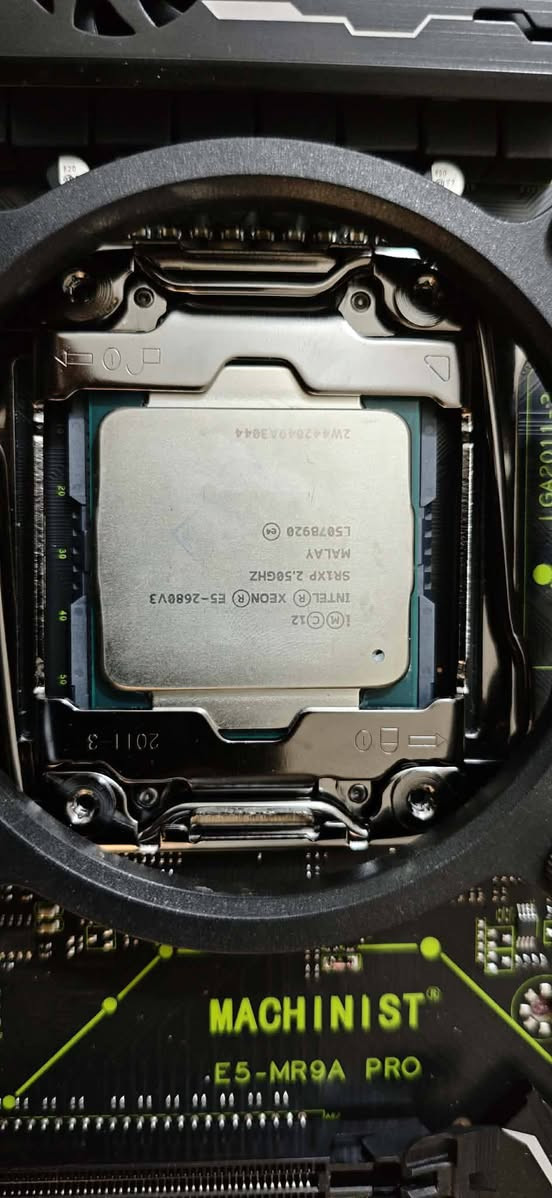 سلام عليكم  بورد asus series x99 مع معالج xeun 2697v3
 مع بورد MR9A PRO معالج xeon 2680v3  شرط الفحص شغالات  قيم وخذ  مكان كربلاء


**إذا كنت صاحب هذا الإعلان وتريد حذفه لأي سبب، رجاءا أرسل رسالة إلى الدعم الفني**