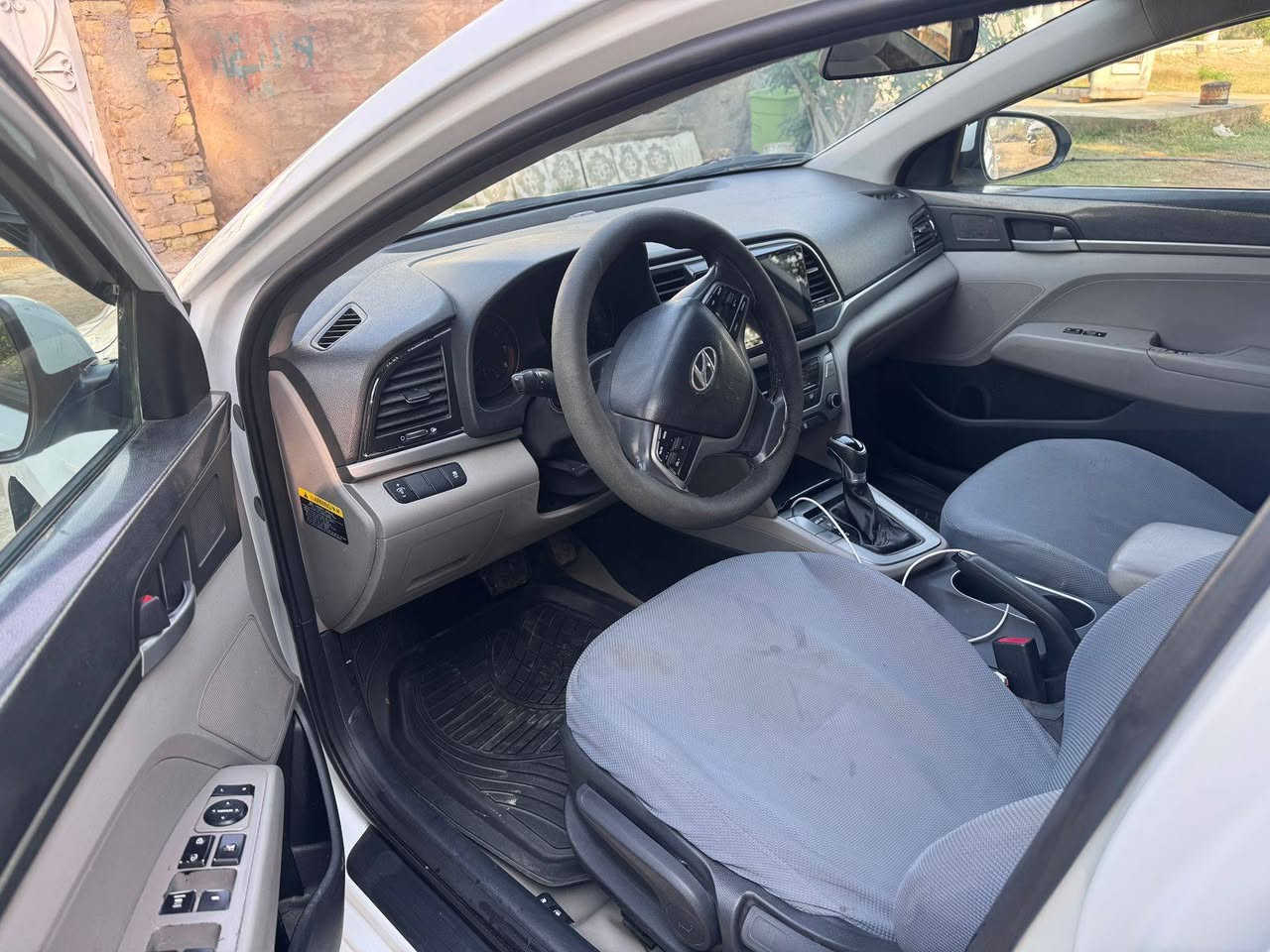 السلام عليكم انتره مديل 2017وارد امريكي بيه جاملغ وبنيد فقط مالكه بالحله تحويل مباشر السياره جاهزه اي نقص ما بيه مكاني بابل السعر 115 شي جداا بسيط

***********
