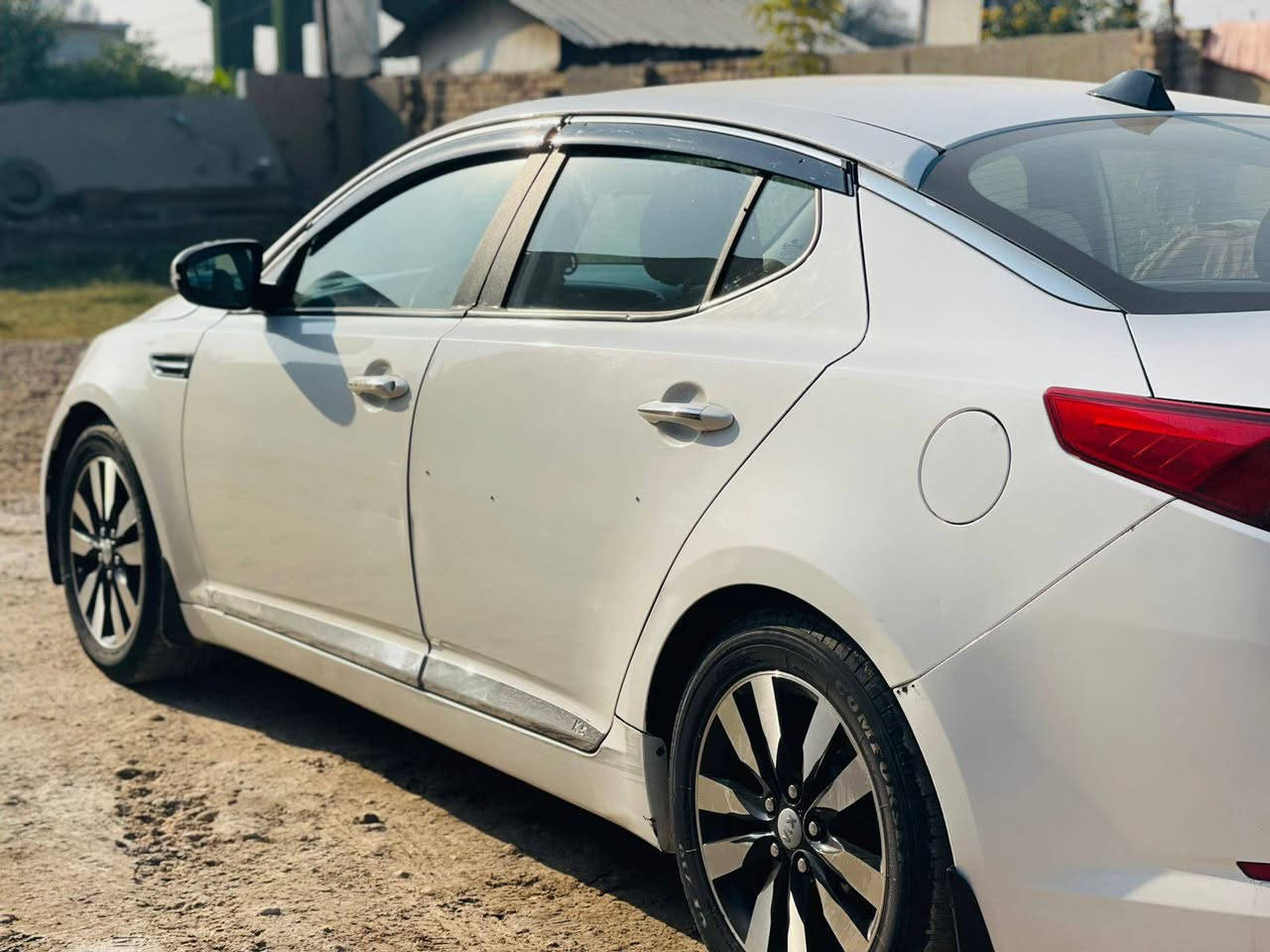 سلام عليكم اوبتما 2012 
خليجي
مكينه 2000
رقم بغداد
بيه صبغ 5 قطع سونار مرفق بالمنشوراموضح كلشي 
السياره مال جناي حلوه خير من الله متعوب عليه ومصروف عليه
سعره مناسب 108 
سعر امريكي وانته ماخذ خليجي مال جني
مكانه بابل 
***********
