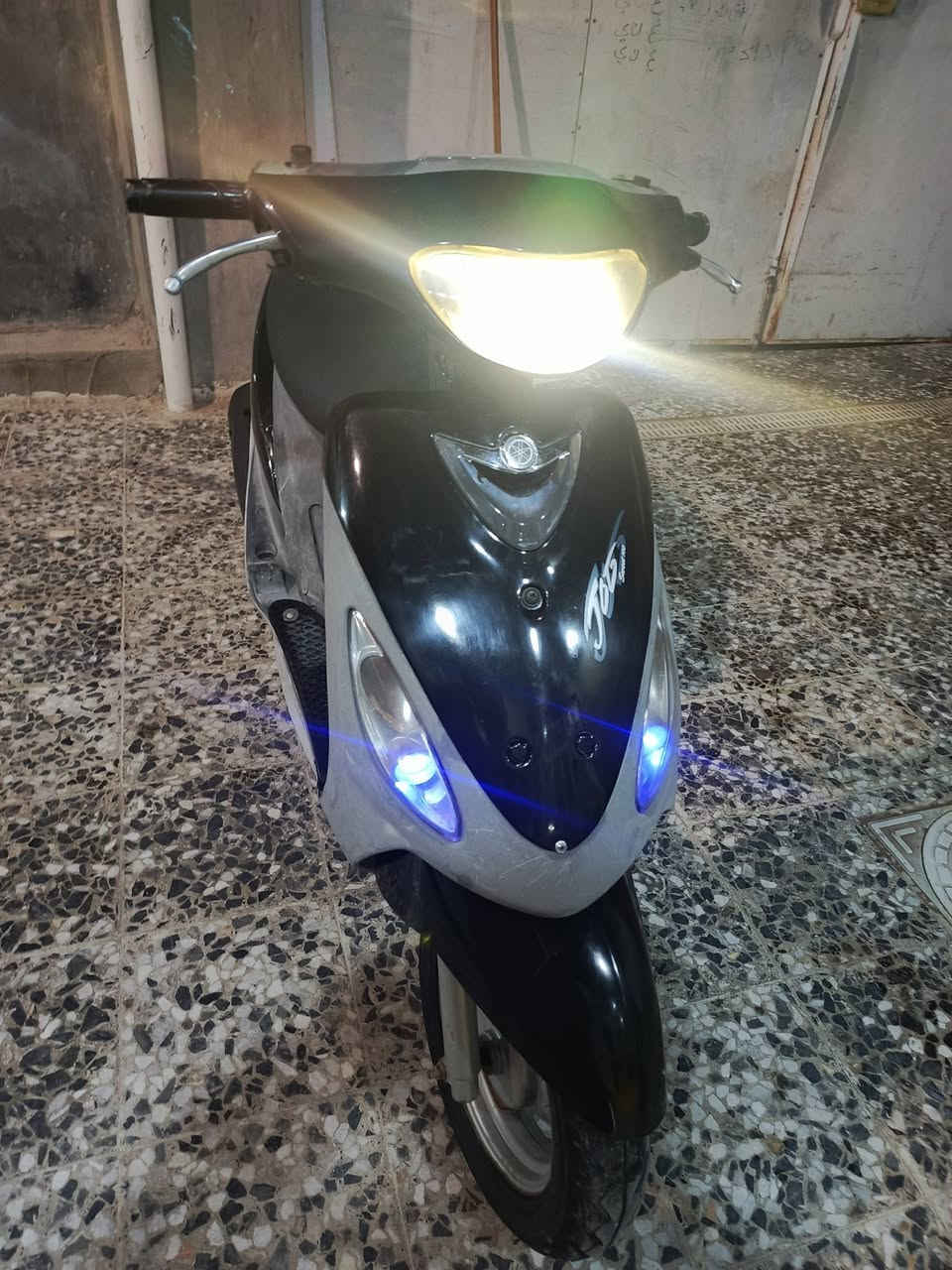 السلام عليكم دراجه للبيع ماكس منغولي 2006 دراجه برغي مامفتوح بيهه محرك مامفتوح شلعه ومعدل شلعه تشك الكاع شك وين ماتريد افحص كهربائيات كلها 
شغاله لايت عالي ناصي اشاير سكن هورن كله شغال قفل ستيرن شغال قفل جنطه شغال 
بس العداد عدي وايره بس تشده يشتغل 
السعر 850 وبيهه مجال مو شراي اطلع كبل 
للاستفسار ***********
