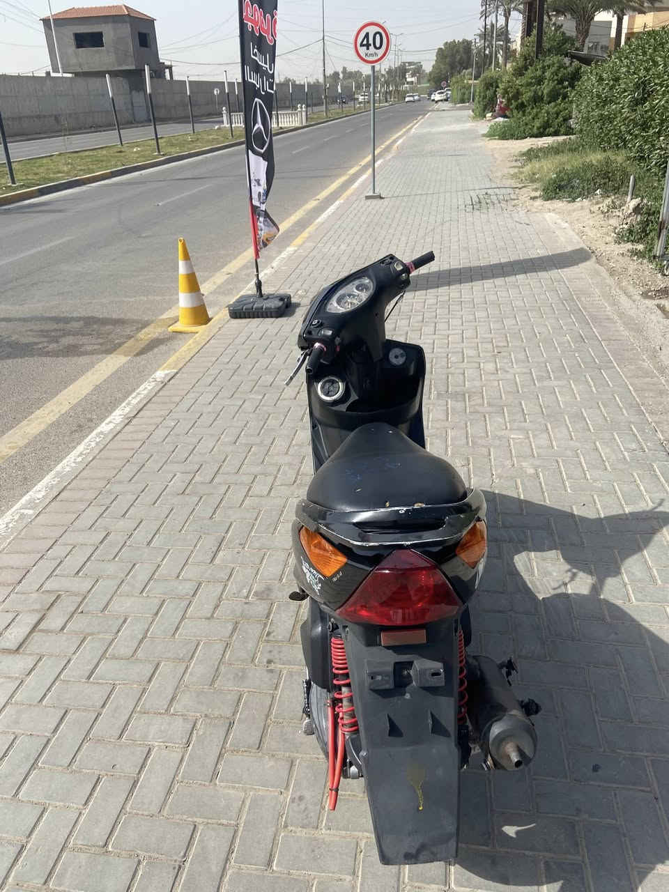 ثعلب لل بيع دراجه خير من الله شلعه معدل ما ملعوب بيها دراجه كت مفتوحا لا تنقيص لا تبخير دراجه بيها نقص كلج امامي  بس ما توكفك السعر ٥٥٠ او بيها مجال  مراوس وانطي فرق عادي مكاني  بغداد  حي جامعه شارع السفارات   الدراجه اوراقها ضاعت بيدي اكفلها الك قانون او عشاير او اسوي الك مكاتبه الرقم ***********
