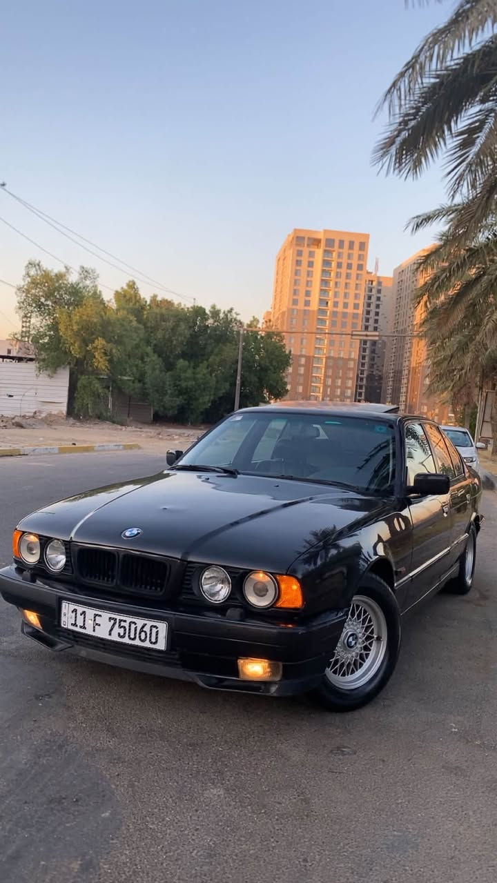 للبيع Bmw535 
موديل ٩١ رقم بغداد الانكليزي باسمي تحويل مباشر هزه وارقام جدد
محرك كير شغال ١٠٠/١٠٠
حداديه جديده امامي خلفي ١٠٠/١٠٠
تبريد شغال ثلج منضومه جديده 
موصفات 
دبل ايرباك دبل كمبيوتر دبل جام 
سلايد رووف طكيتن 
كشنات جلد اسود كارتير كهرباء 
بطاين جلد كارتير اسود صاج ملكي 
بجم عريض 
مري منفصل
ترايش لمتد اسود
زراك  امامي 
امبفاير اصلي 
جام اربعه كهرباء مري كهرباء 
ويل خليه اصلي وتخم تاير جديد  
سياره وارد يابان كلش ناعمه وسريعه عليها ادامه كامله بدون اي نقص  مال جناي 
مصبوغه عام للجماليه بدون ضربه ولا خايس 
السعر 58 $ 
للاستفسار الاتصال على الرقم ***********
مكاني السيديه حي الاعلام
