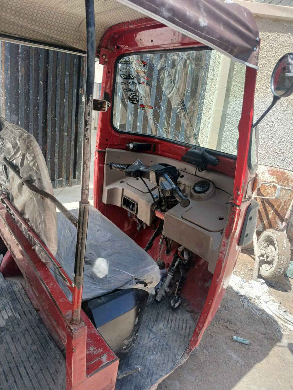 سلام عليكم عندي تكتك موديل ١٧اوراق اصوليه محرك مال٢٠ سعر 3500 مكان بغداد شرطه الرابعه رقم ***********
متواجد على واتساب فقط
