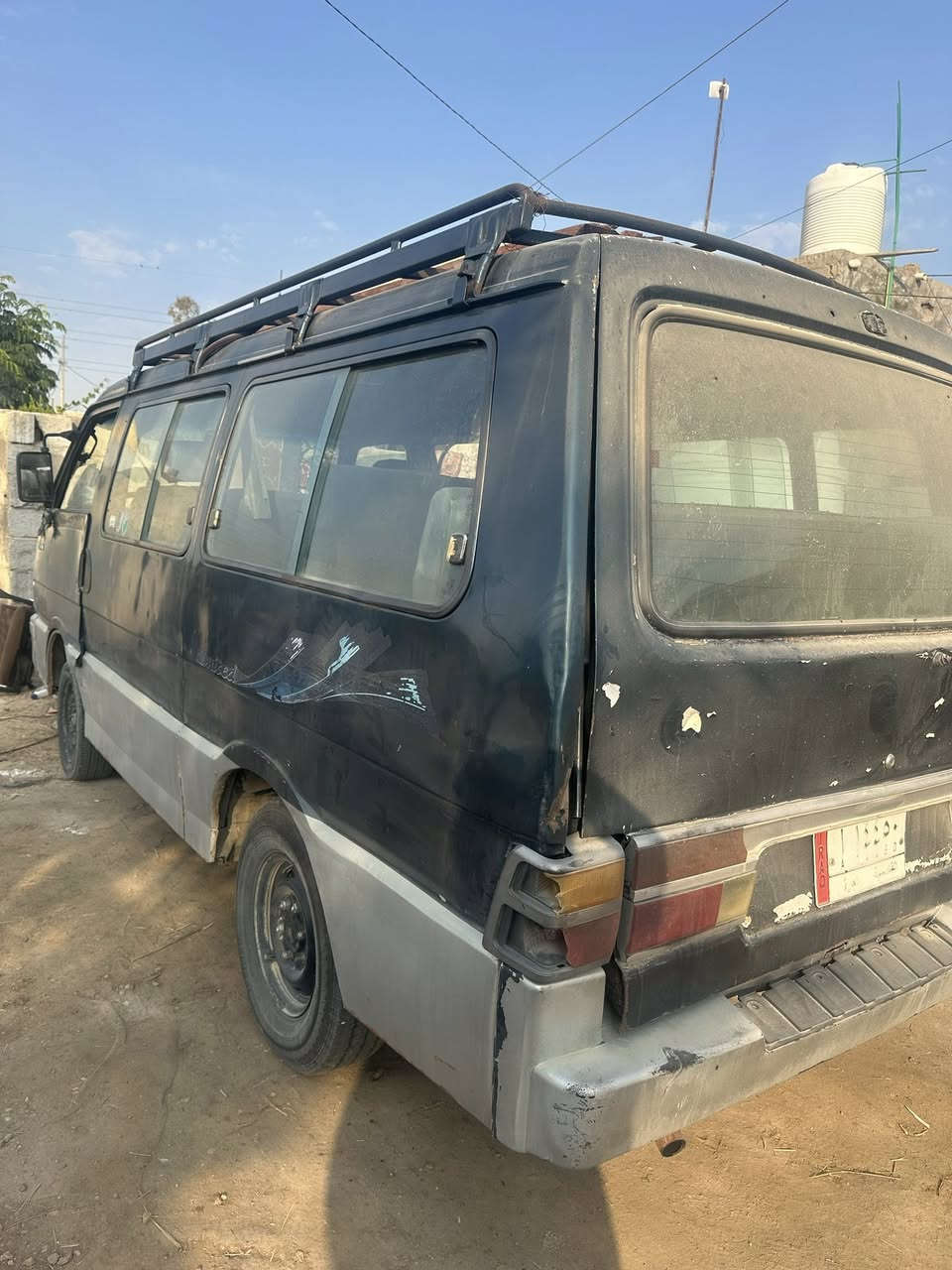 سلام عليكم سياره بسته موديل 94 حلوه ونضيفه مثل مشوف بصوره سنويه ضايعه بس راعيها موجود سعر 20 وبيها مجال الستفسار اتصل ع الرقم ***********
