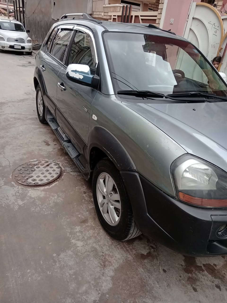 السلام عليكم
توسان ٢٠٠٩ ديالى وارد كوري ، رقم و هزة جديد، ٣ قطع صبغ بدون دواخل، كير ومكينة كفالة ما مفتوحات 
السعر : ١٠٥ وبيها مجال 
العنوان: بعقوبة الجديدة 
رقم الهاتف : ***********
