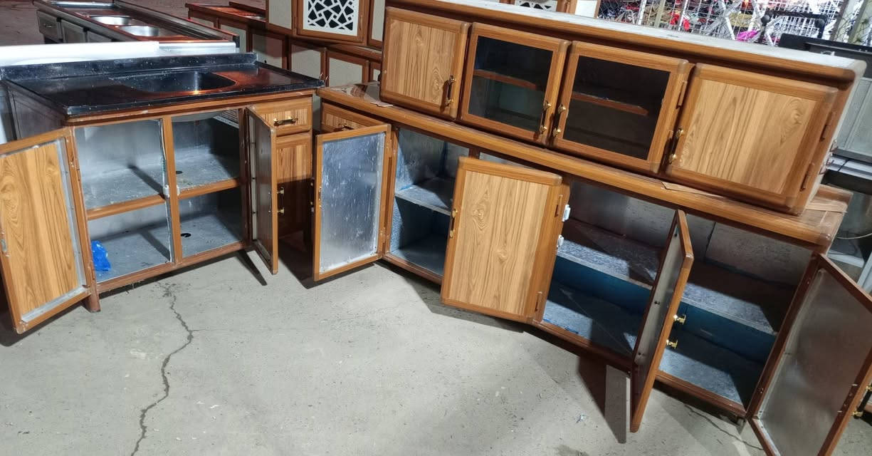 مستعد لشراء الكاونترات .التعبانه والنظيفه .
متاح .
سنك نظيف وشغل ثقيل قياس 130 سم السعر 100 الف قفل بدون معامله.وكاونتر 3 قطع شغل ثقيل السعر 400 الف قفل .الارضي مترين ونص والسنك متر و30 سم كرانيت جديد .والملحق قياس مترين .العنوان قادسيه 2 قرب جامع ذياب العراقي 
***********
***********
متوفر واتساب
