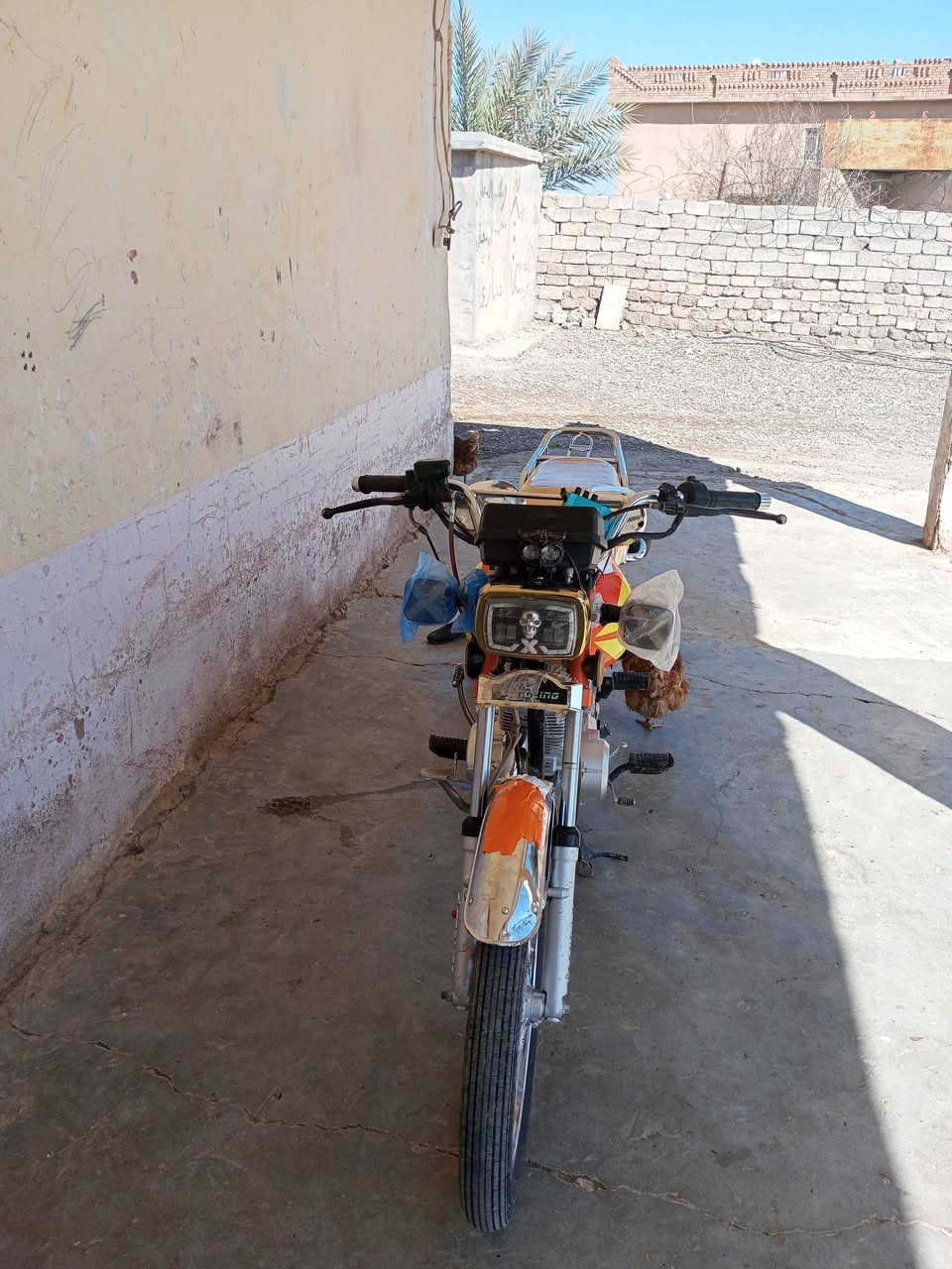 بعد السلام يوجد موطور اربعه كير موديل 2024
نضافه فولل
محرك كبس مامفتوح 
كهربايهت كلها شغاله
لاصرف ولا بخار شرط 

السعر خاص او اتصل ***********
