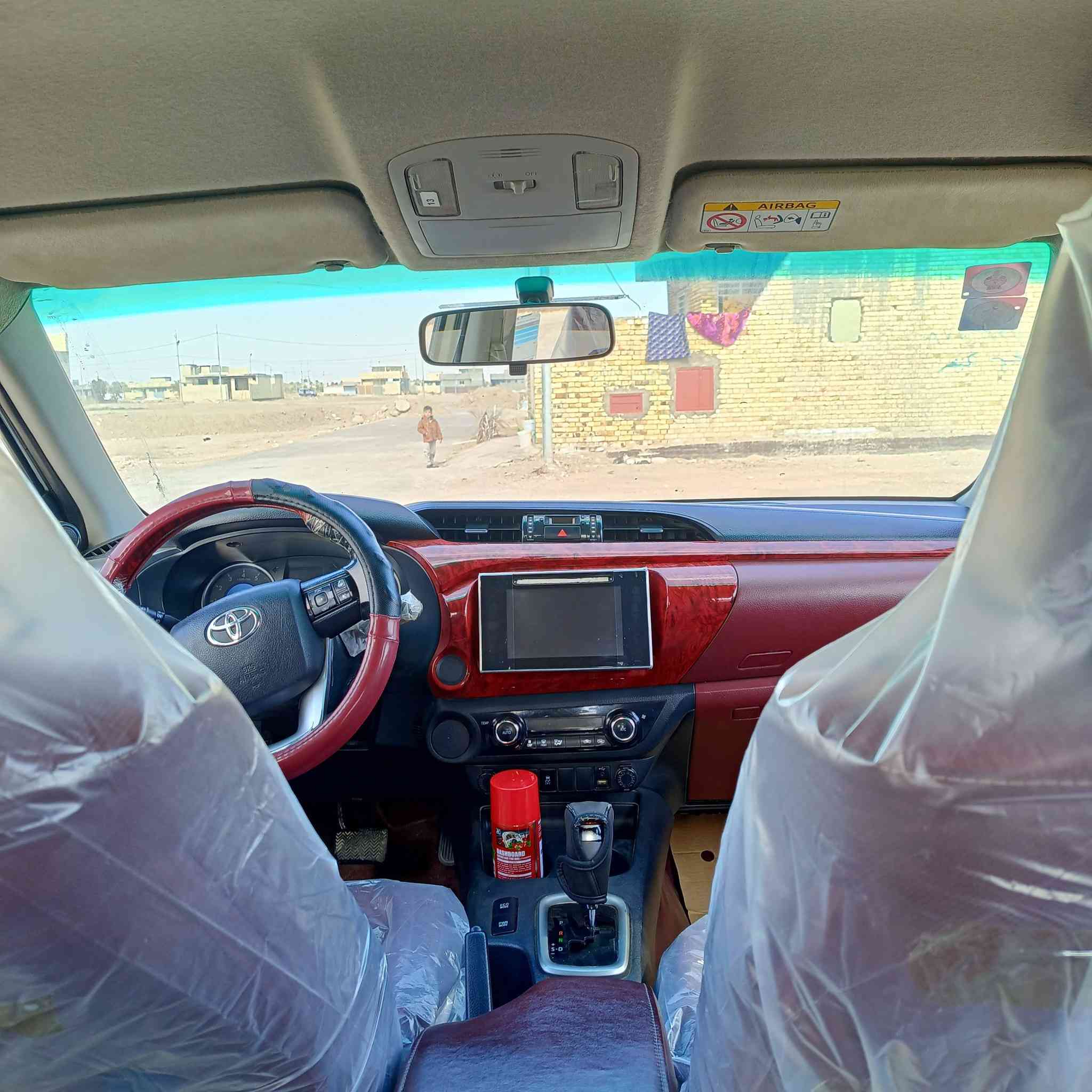 السلام عليكم للبيع تيوتا دبل قماره حمل موديل 2018ناصي كير وتماتيك رقم واسط انكليزي بسمي السعر ب255وبيهه مجال مكفوله كفاله للتواصل ***********
